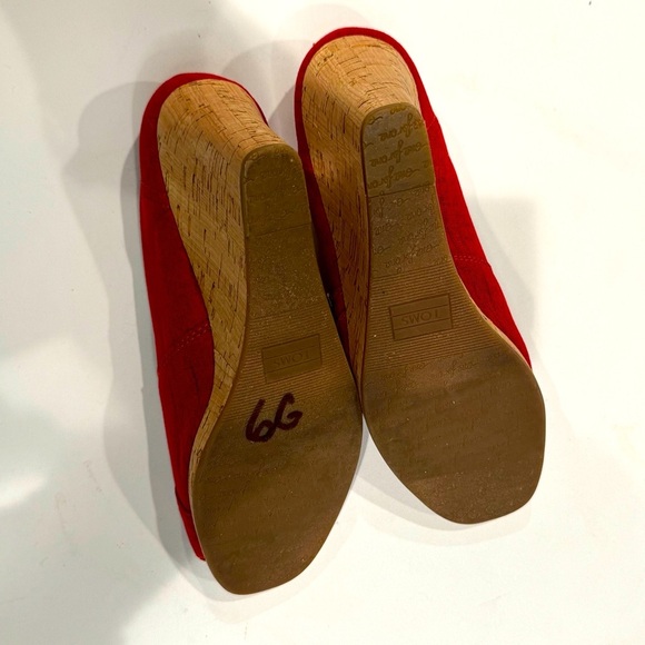 Toms Classic peep toe wedge sandal ❤️ - Picture 6 of 8
